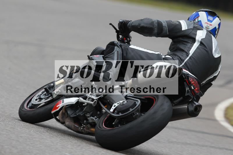 Archiv-2022/13 25.04.2022 Plüss Moto Sport ADR/Freies Fahren/backside